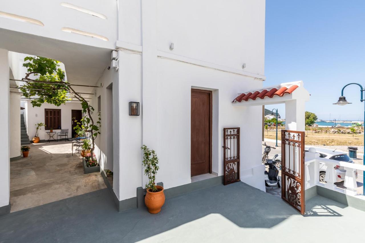 Uncle John'S Guesthouse Skopelos Town Exterior foto