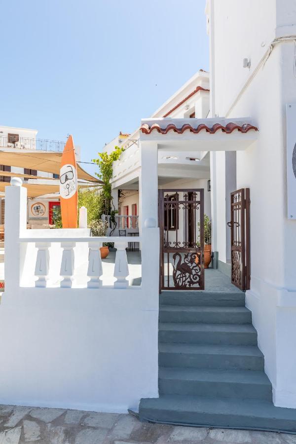 Uncle John'S Guesthouse Skopelos Town Exterior foto